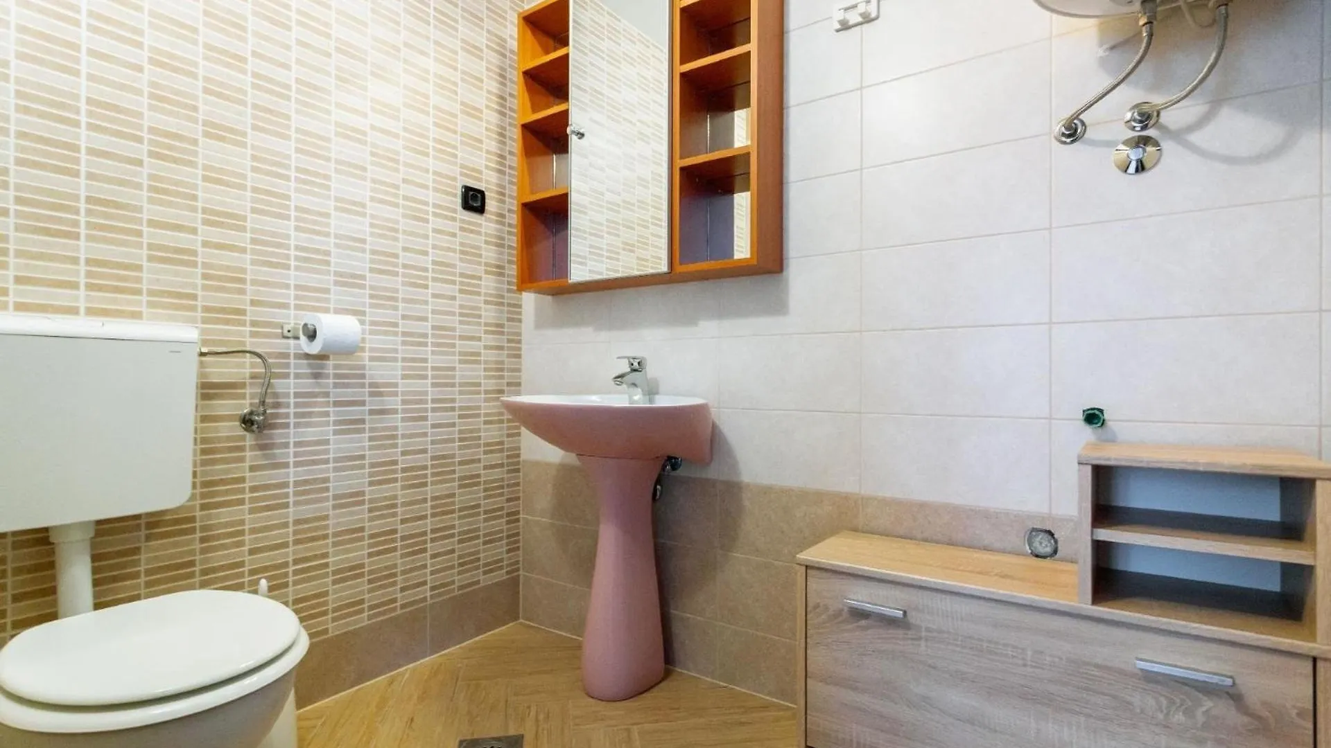 Apartament In Der Naehe Des Meeres, Schoene Und Moderne Wohnung Porat